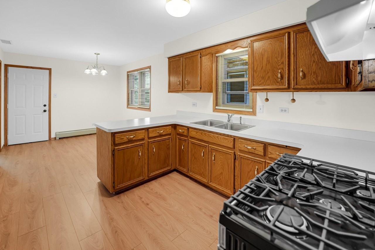 5324 S Long Ave Apt 1 #1 - Photo 5 of 16