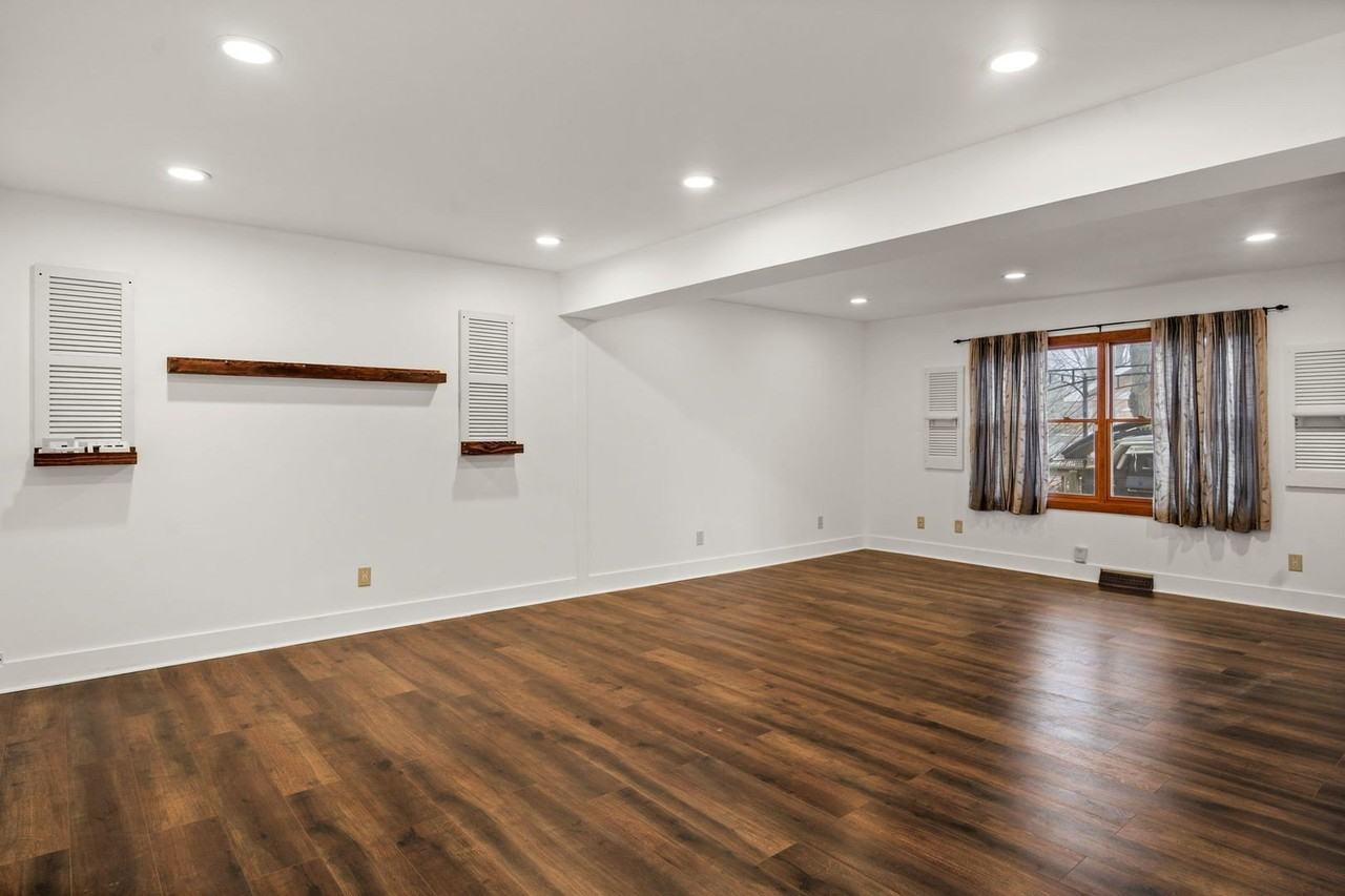 235 Ridge Dr - Photo 3 of 14