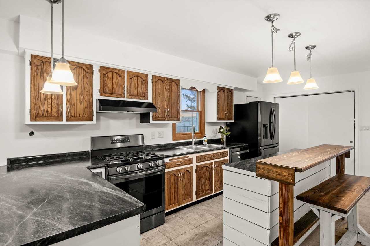 235 Ridge Dr - Photo 5 of 14