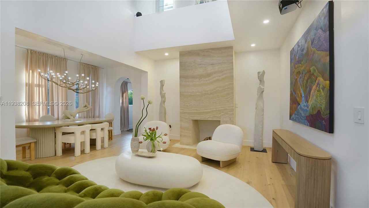 1201 Ne 85th St #SFH - Photo 2 of 8