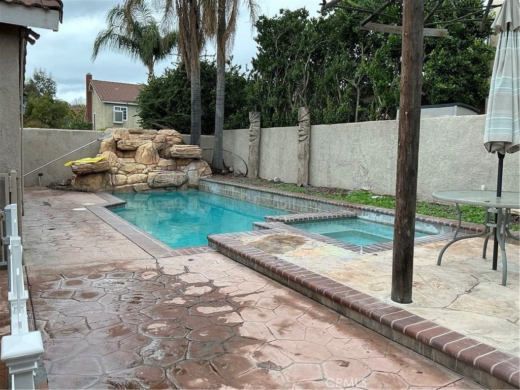 13908 Woodland Dr - Photo 2 of 17