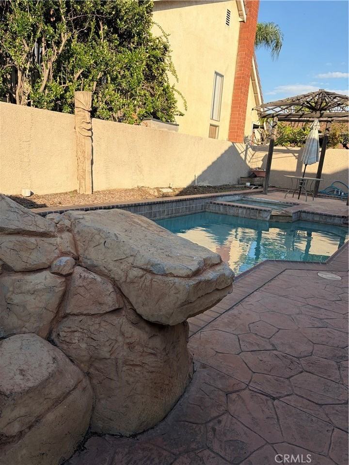 13908 Woodland Dr - Photo 4 of 17