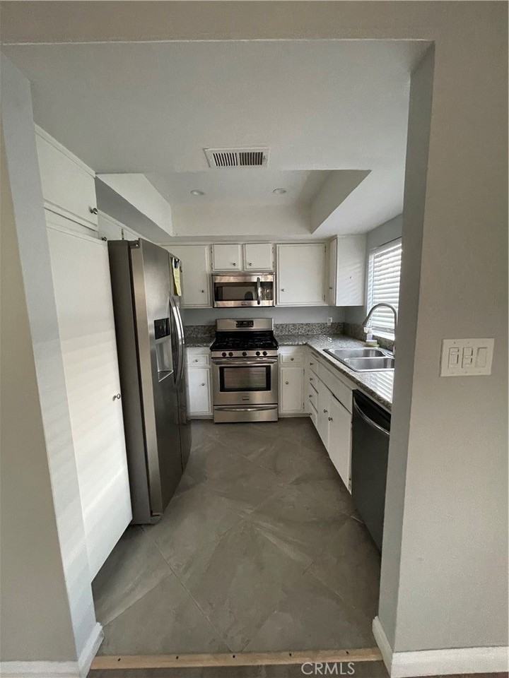 208 W Olive Ave #B - Photo 7 of 10