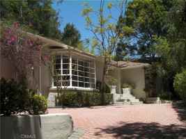 featured image of 123 N Glenroy Ave