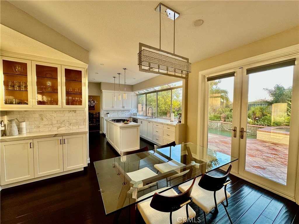 8 Crystalglen - Photo 6 of 26