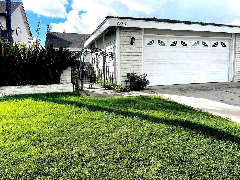 25312 Cassandra Ct - Photo 3 of 50