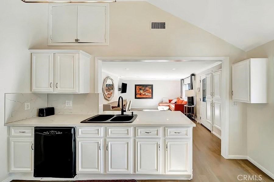 14143 Hatteras St - Photo 7 of 38