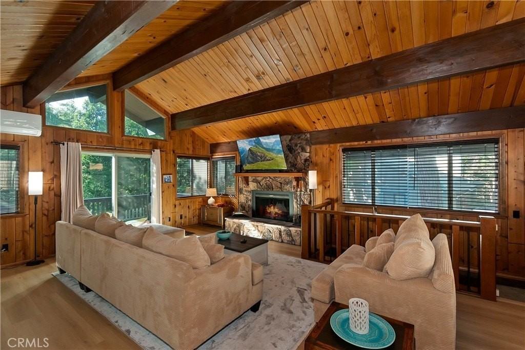 744 Bergschrund Dr - Photo 4 of 22