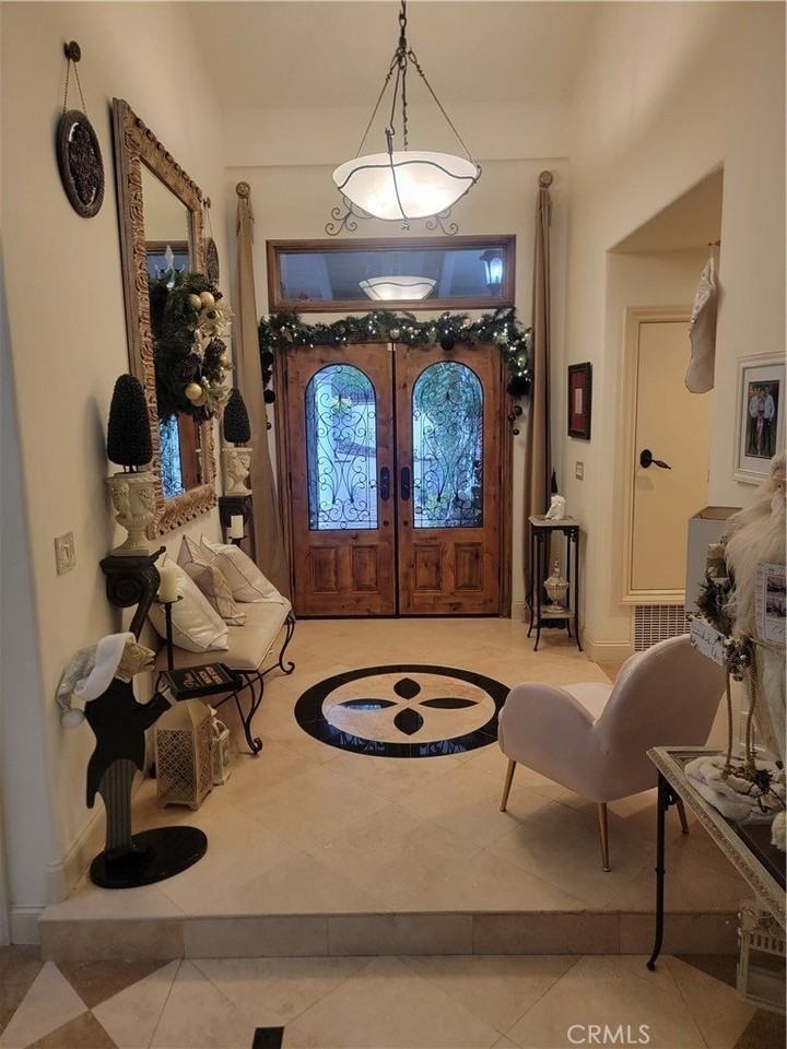 10071 Highcliff Dr - Photo 5 of 31