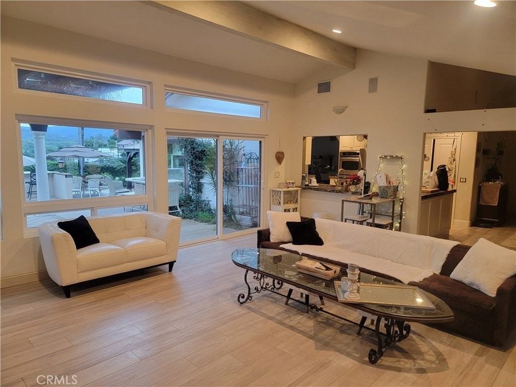 10071 Highcliff Dr - Photo 6 of 31