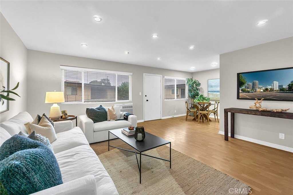 3907 La Crescenta Ave #208