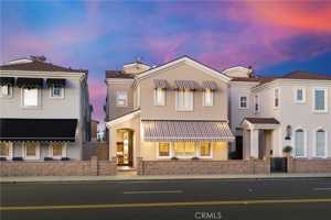 featured image of 208 E Balboa Blvd