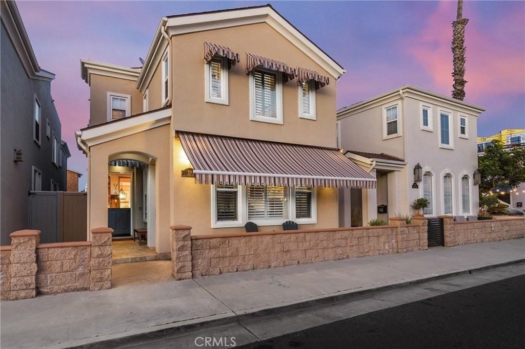 208 E Balboa Blvd - Photo 2 of 44