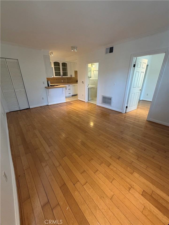 2253 N Gower St - Photo 2 of 21