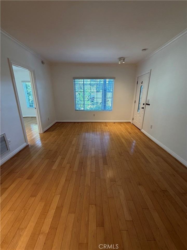 2253 N Gower St - Photo 3 of 21