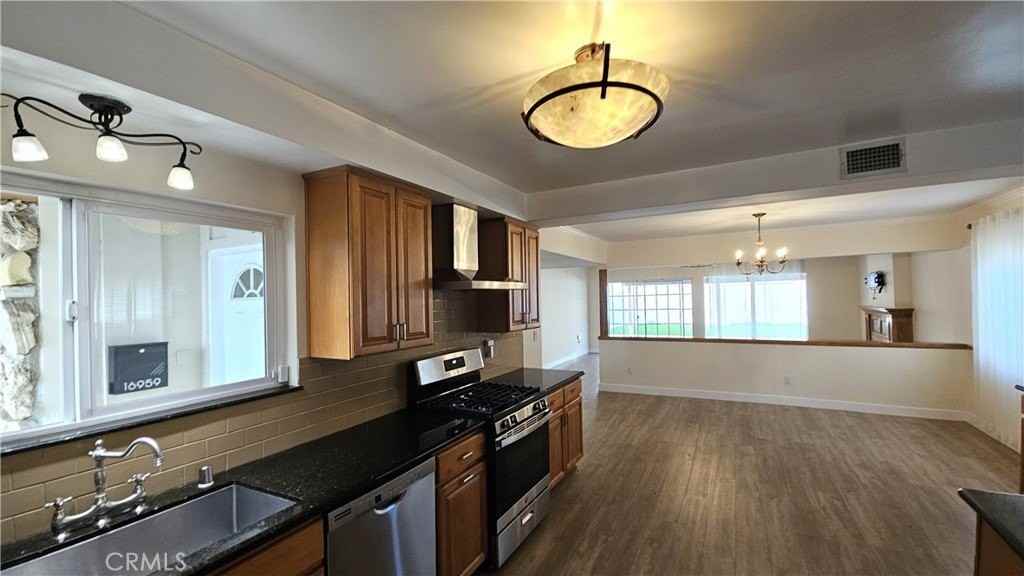 16959 San Jose St - Photo 6 of 28