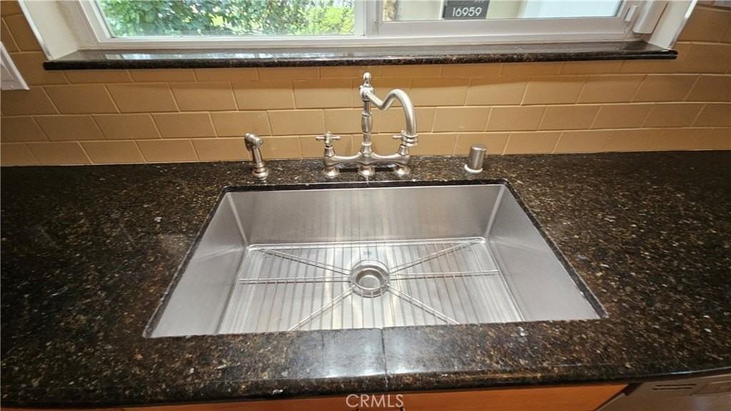 16959 San Jose St - Photo 7 of 28