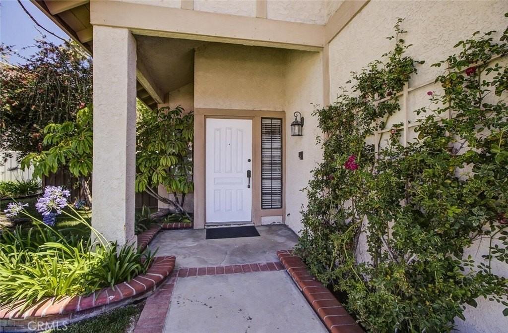 26809 Cold Springs St - Photo 4 of 33