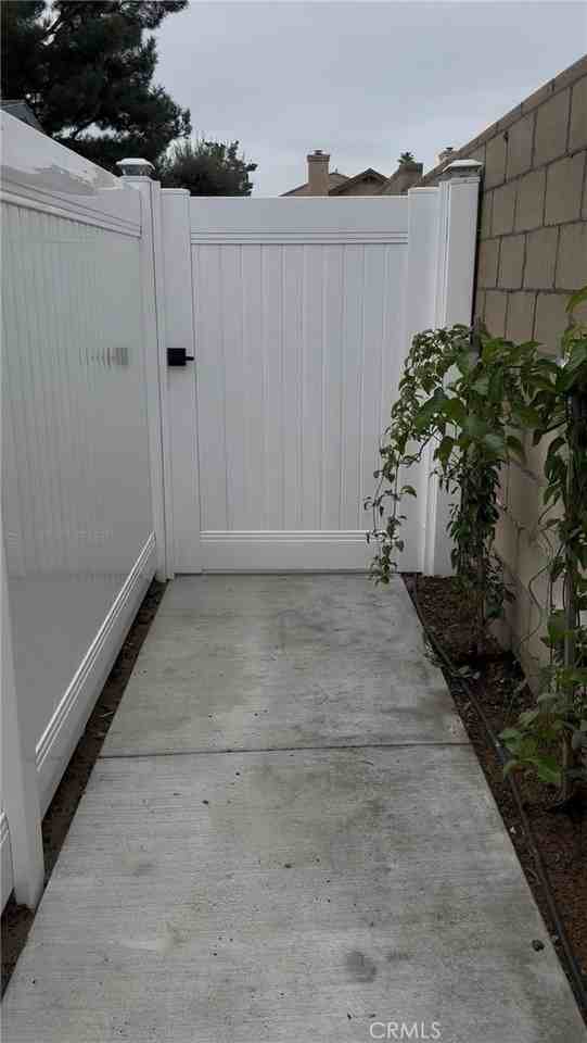 7317 Kelvin Ave - Photo 3 of 24