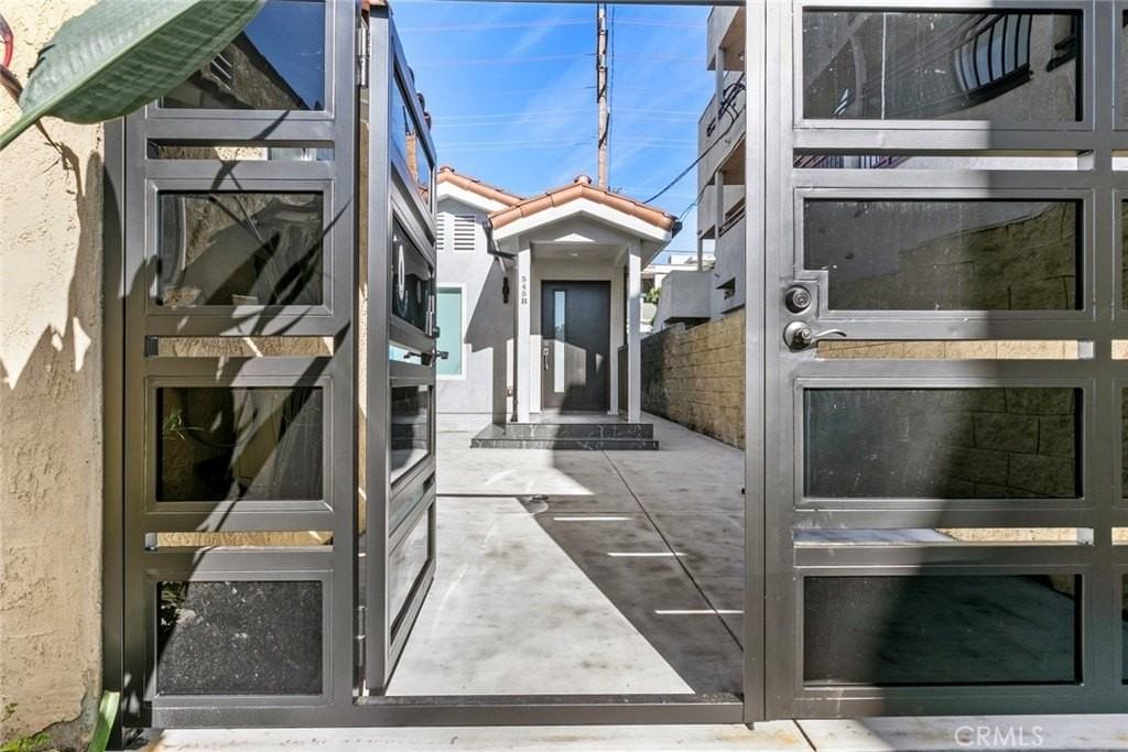 545 Ivy St #B - Photo 2 of 26