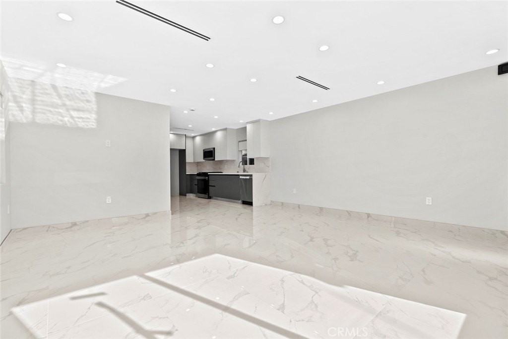 545 Ivy St #B - Photo 6 of 26