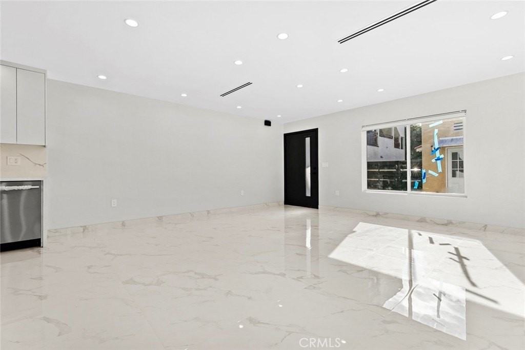 545 Ivy St #B - Photo 7 of 26