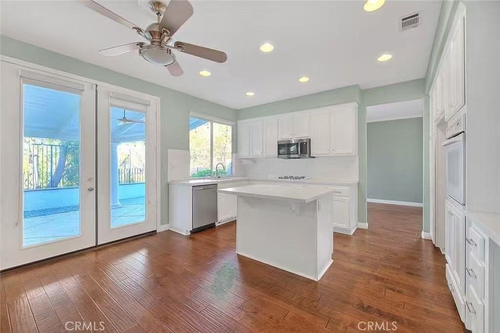 4570 Willow Bend Ct - Photo 5 of 17