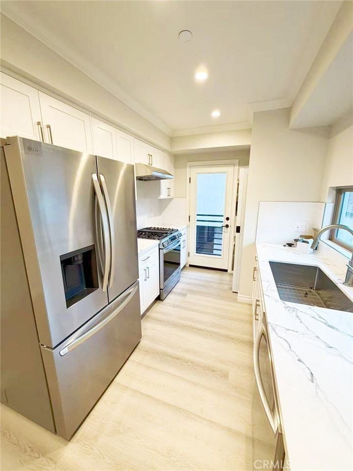 1038 e duarte rd - Photo 2 of 8