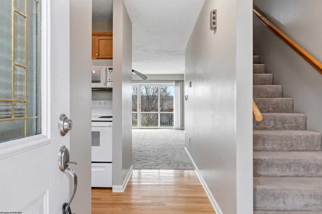 103 Pierpont Hts - Photo 4 of 23