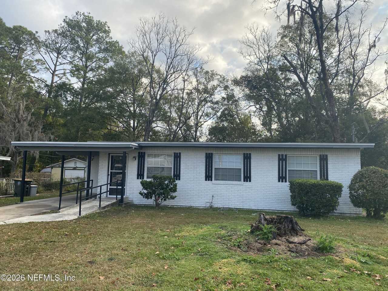 815 La Marche Dr - Photo 2 of 17