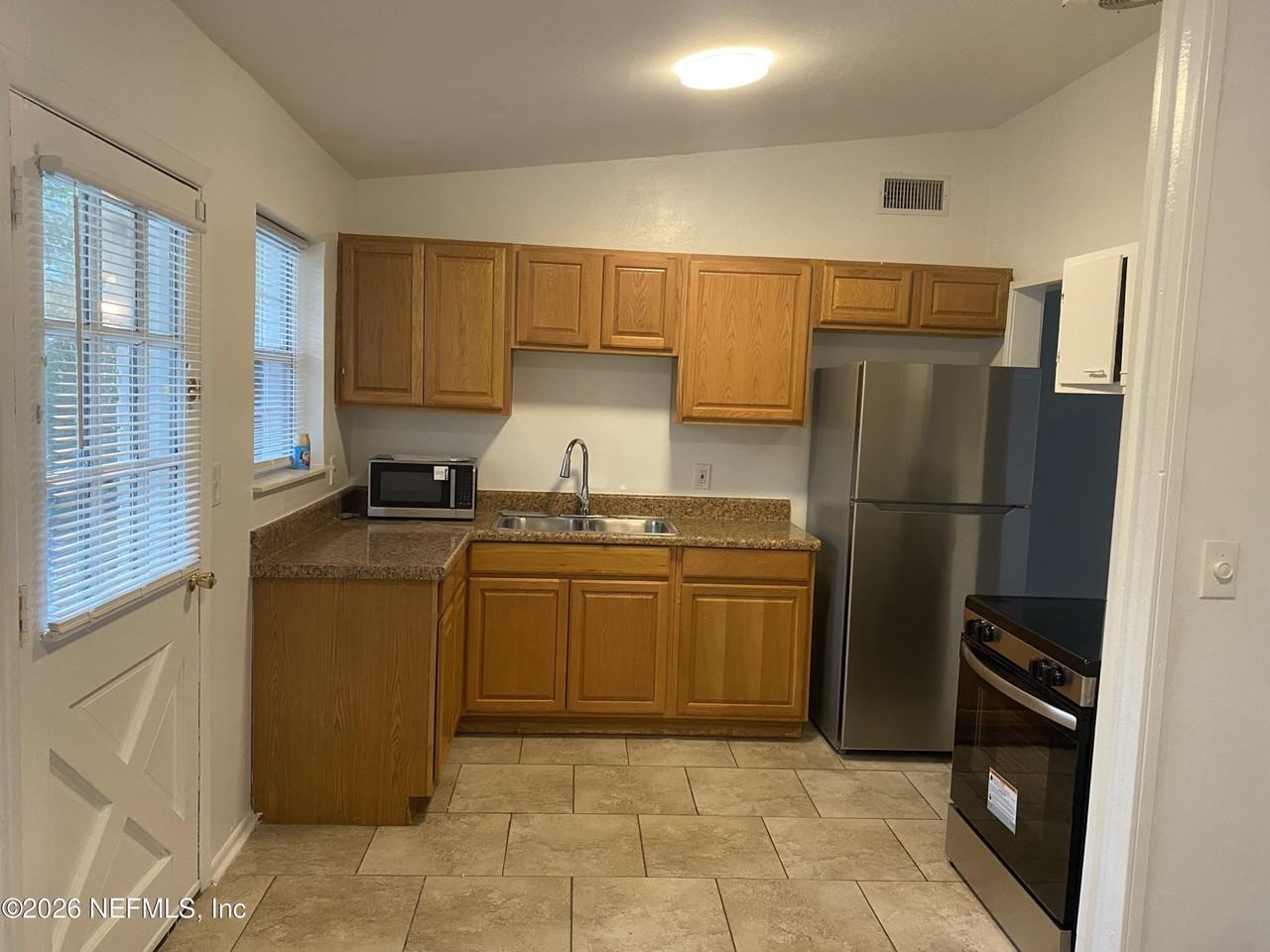 815 La Marche Dr - Photo 5 of 17