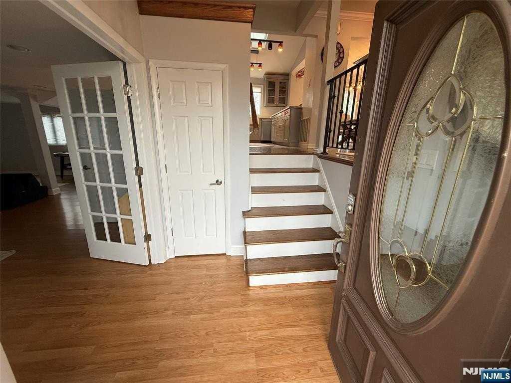 9 Gibbs Rd - Photo 2 of 21