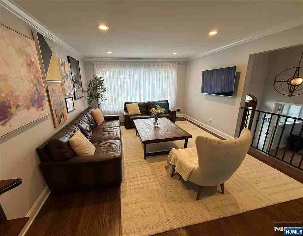 9 Gibbs Rd - Photo 4 of 21