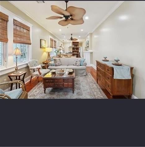 4915 Laurel St - Photo 3 of 4