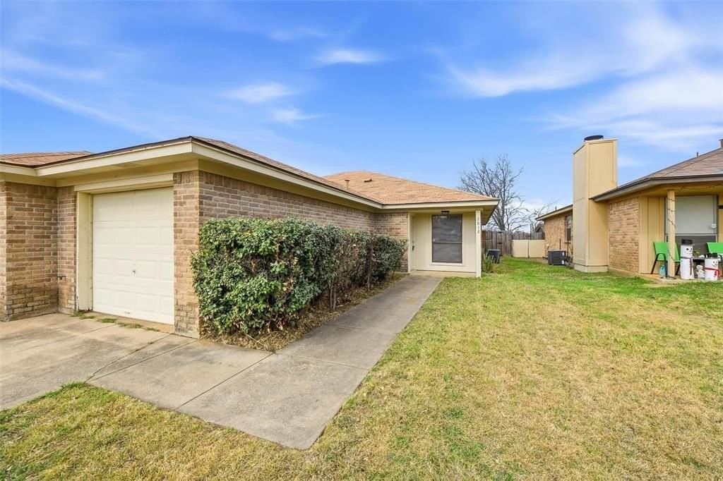 2812 Ridgecrest Dr - Photo 2 of 28