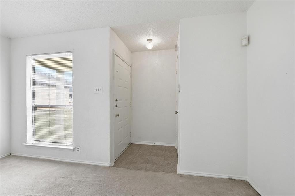 2812 Ridgecrest Dr - Photo 4 of 28