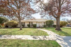 featured image of 2732 Parkhaven Dr