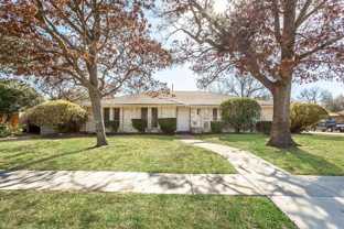 2732 Parkhaven Dr - Photo 1 of 1