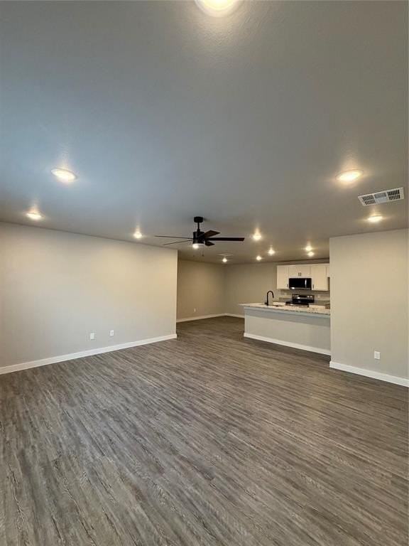 3025 Glennster St - Photo 3 of 20