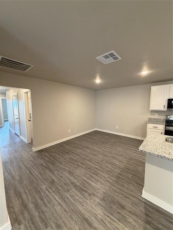 3025 Glennster St - Photo 4 of 20