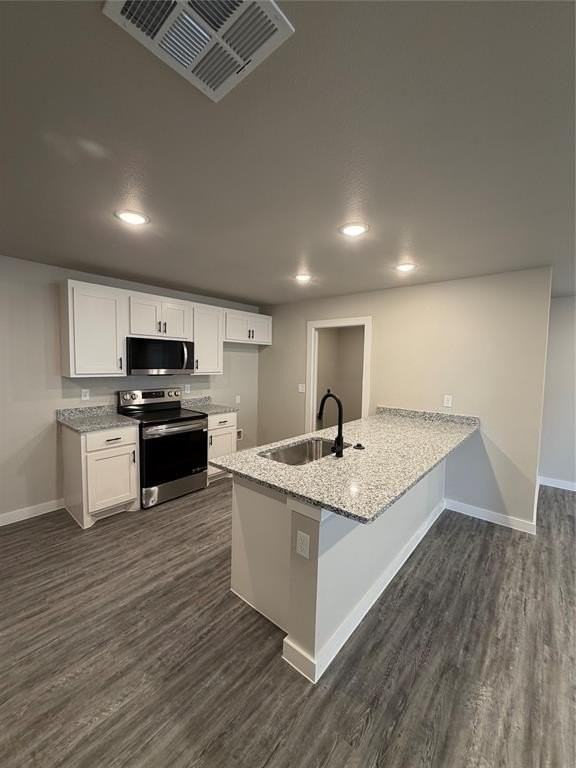 3025 Glennster St - Photo 5 of 20