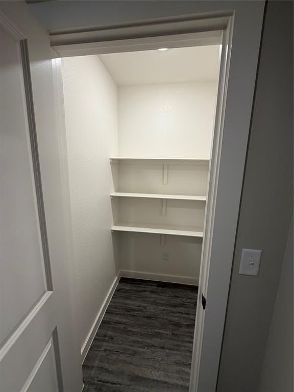 3025 Glennster St - Photo 7 of 20