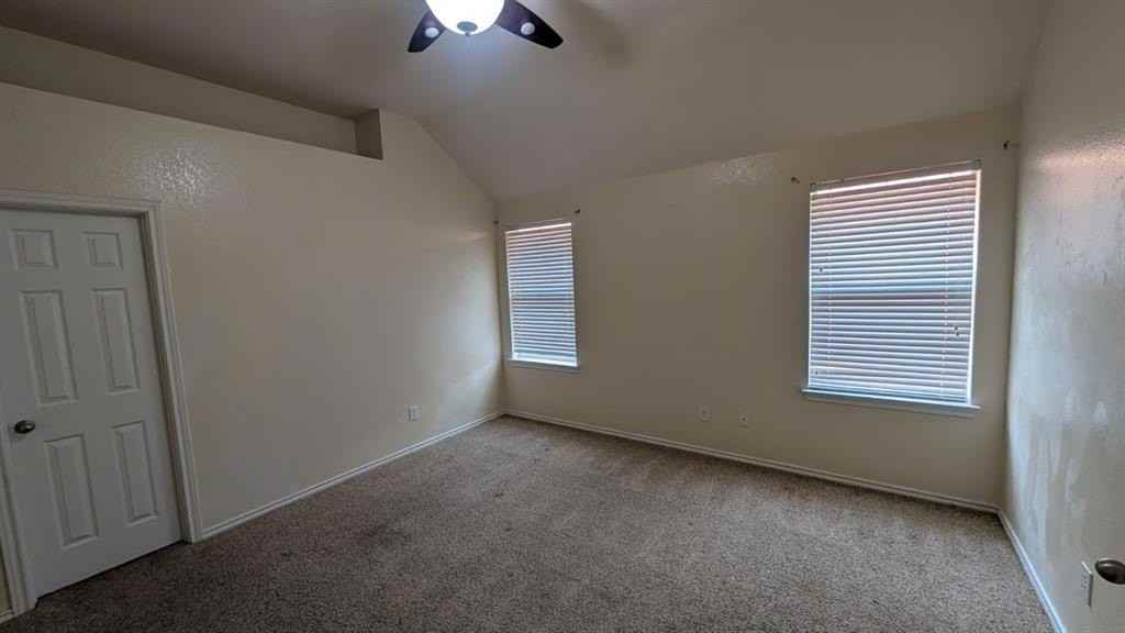 1302 Pajarito Mountain Dr - Photo 4 of 11