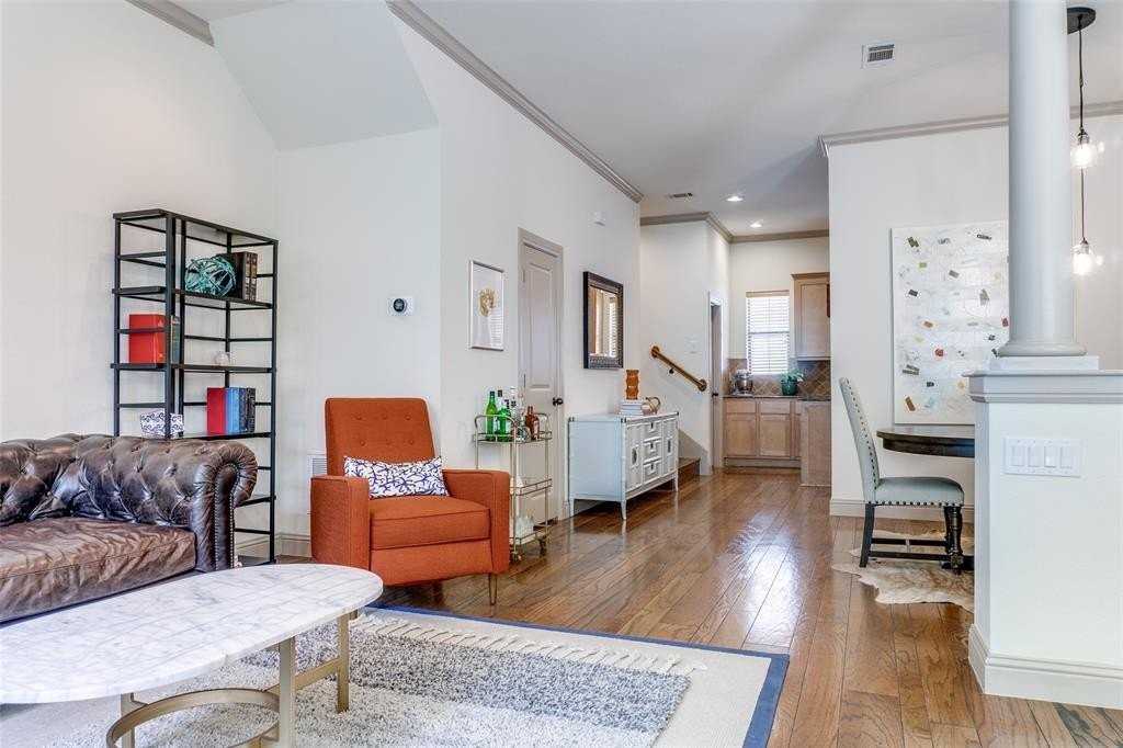 3028 Carmel St - Photo 3 of 25