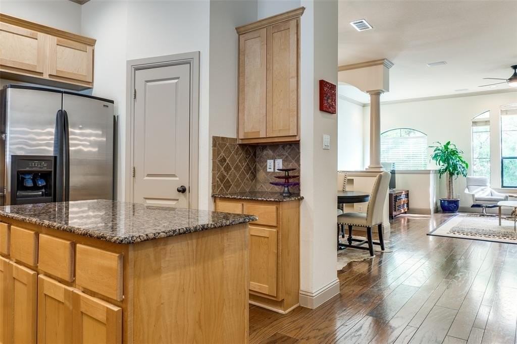 3028 Carmel St - Photo 5 of 25