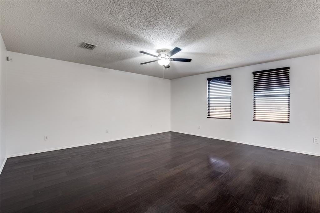 1501 Big Lake Dr - Photo 4 of 32