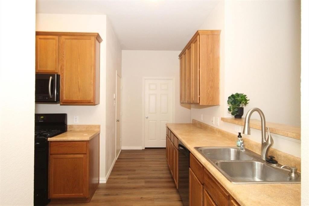 1108 Honeywell Dr - Photo 7 of 26