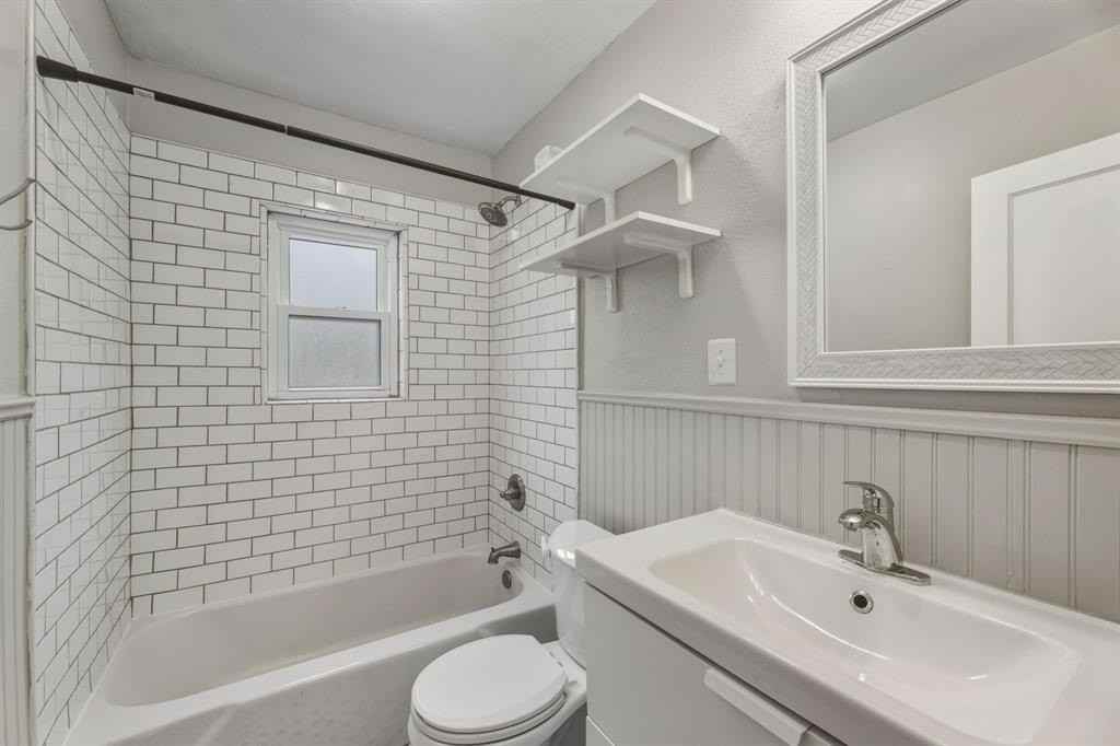 1808 Random Rd - Photo 6 of 10