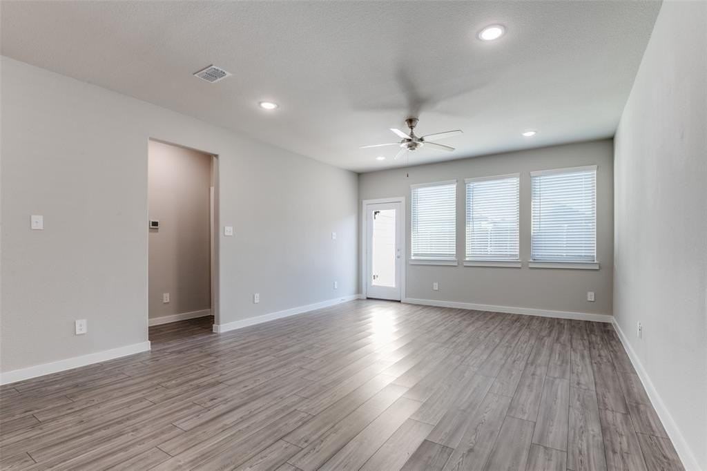 2412 Green River Rd - Photo 6 of 25