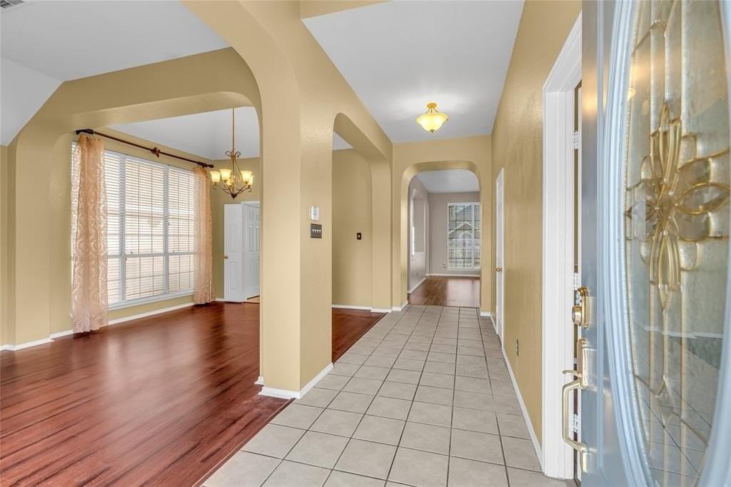 6911 Thunderbird Dr - Photo 3 of 38